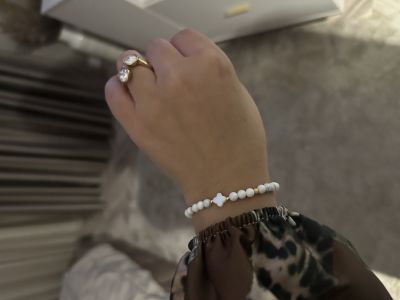 Ръчно изработени гривни от естествен камък Хаулит