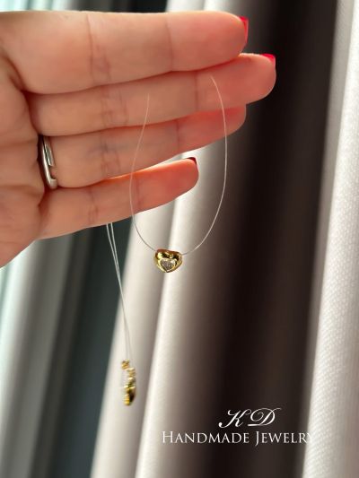 Колие на корда с позлатено сърчице циркон