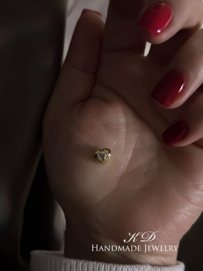 Колие на корда с позлатено сърчице циркон